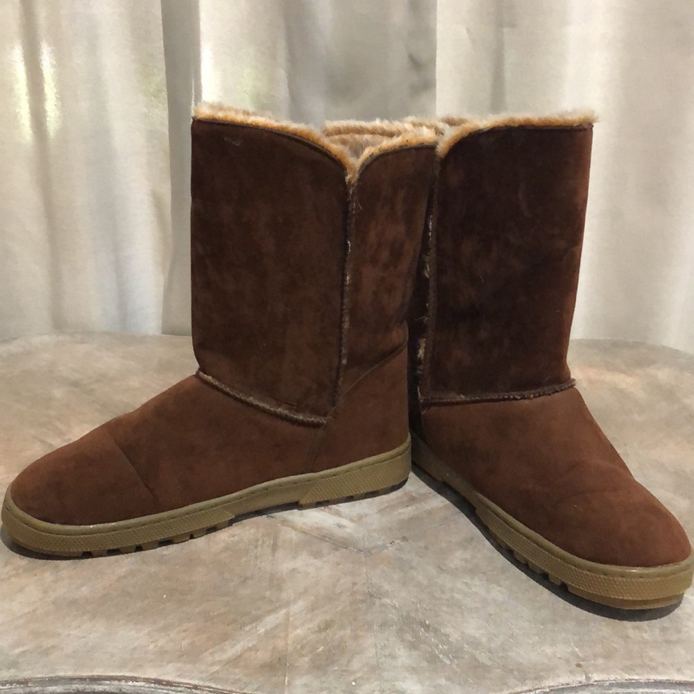 FINAL MARKDOWN!  3-7-25 HOST PICK!!  Preloved Rampage 9.5 Artik Brown Boots! - Picture 8 of 14